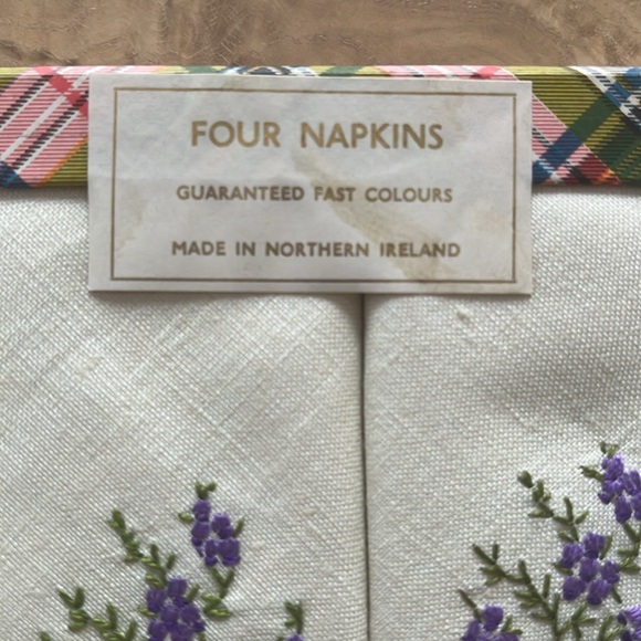 Vintage Irish Linen 4 Napkins in Box - Picture 3 of 4